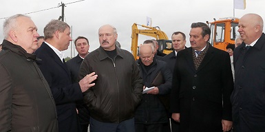 Президент Республики Беларусь совершил рабочую поездку в Слуцкий район Минской области