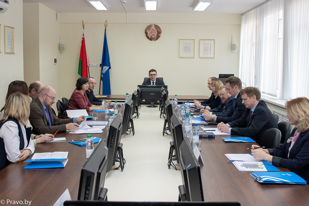 В НЦПИ состоялось заседание экспертного совета по вопросам перевода законодательных актов на белорусский язык
