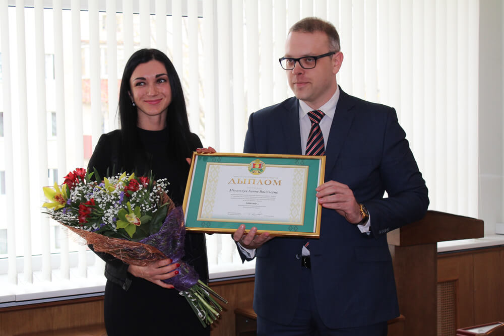 В Минюсте вручили диплом миллионному индивидуальному предпринимателю и наградили лучших сотрудников регистрирующих органов