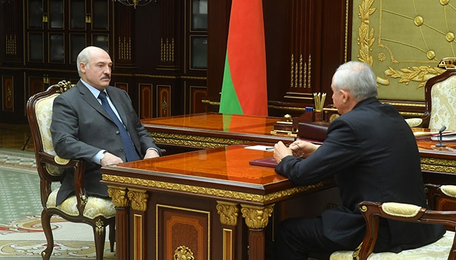 Александр Лукашенко принял с докладом Управляющего делами Президента Виктора Шеймана