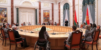 Александр Лукашенко провел встречу с участниками зимних Олимпийских и Паралимпийских игр в Пхенчхане