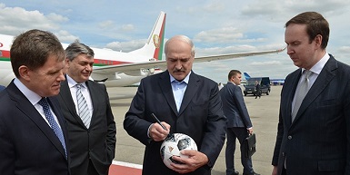 Президент Беларуси прибыл в Москву для участия в церемонии открытия чемпионата мира по футболу
