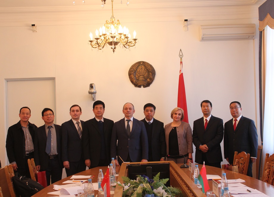 Визит делегации Народного суда высшей ступени провинции Ганьсу Китайской Народной Республики