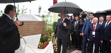Александр Лукашенко и Эмомали Рахмон официально открыли сборочное производство белорусской сельхозтехники в Таджикистане