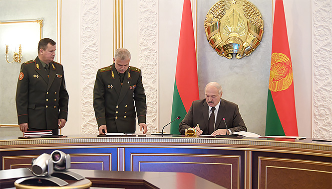 Глава государства утвердил новый план обороны Беларуси и Концепцию строительства и развития Вооруженных Сил до 2030 года