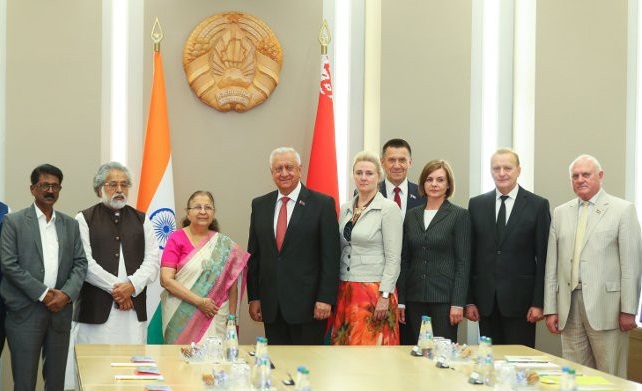 Михаил Мясникович встретился с парламентской делегацией Индии