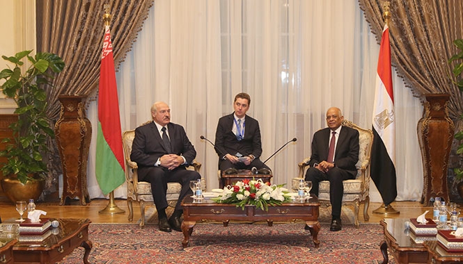Президент Беларуси Александр Лукашенко встретился в Каире с Председателем Палаты представителей Египта Али Абделем аль-Саедом