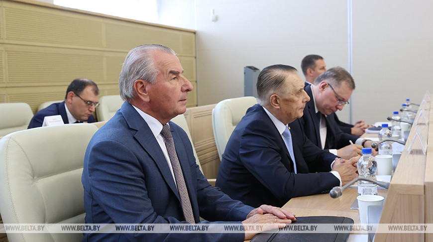 Во время заседания