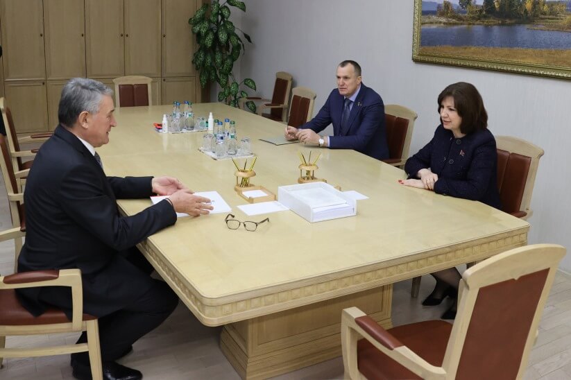 В Совете Республики состоялась встреча Натальи Кочановой и Анатолия Исаченко с Юрием Воробьевым