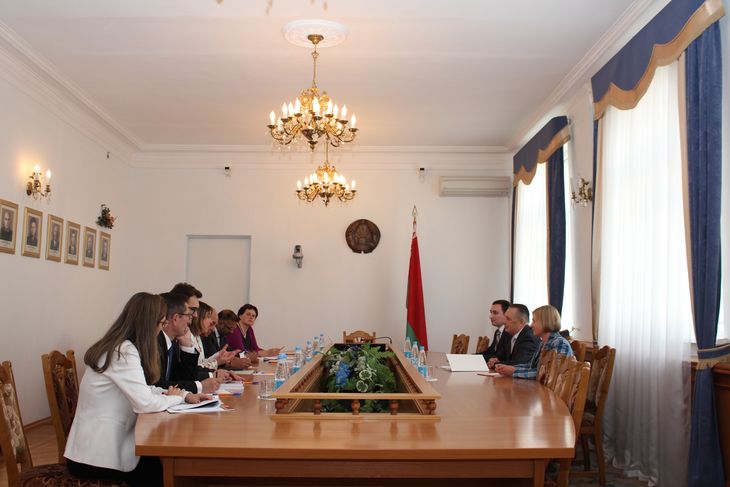 Председатель Верховного Суда Республики Беларусь встретился с экспертами Международной комиссии против смертной казни