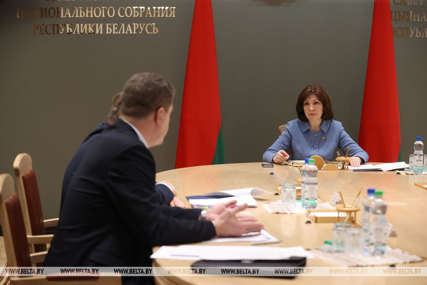 Наталья Кочанова провела совещание по объектам незавершенного строительства в Минске