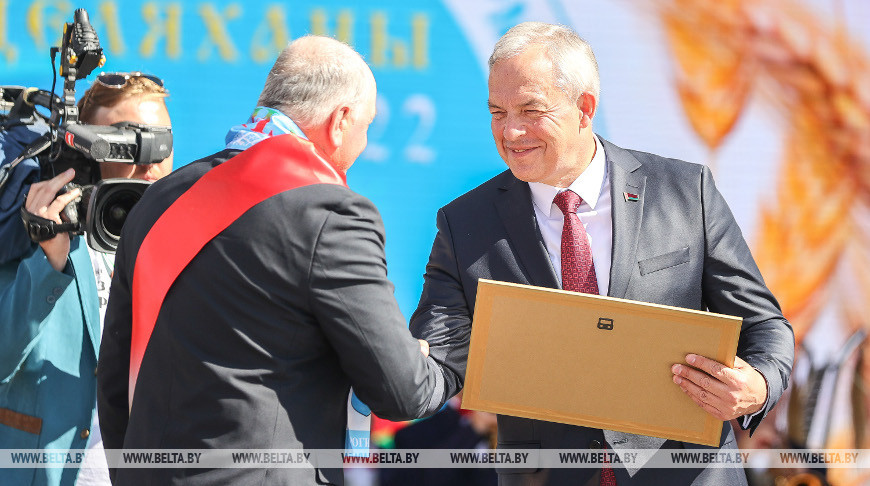 Игорь Сергеенко на празднике хлеборобов Брестской области
