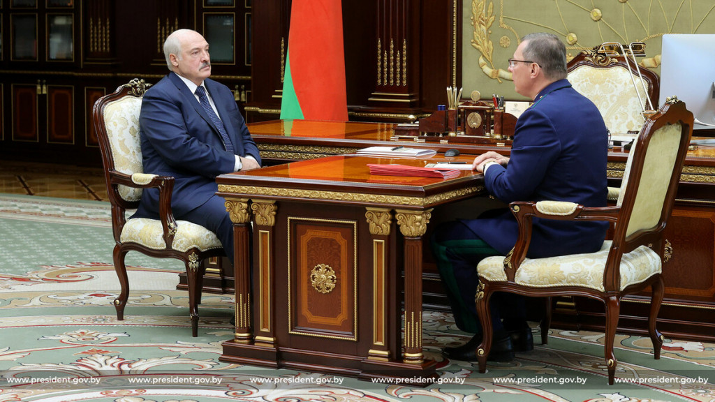 Александр Лукашенко принял с докладом Генерального прокурора Беларуси Андрея Шведа
