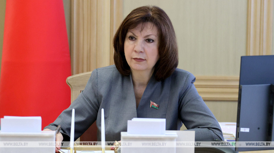 Наталья Кочанова провела телефонную линию