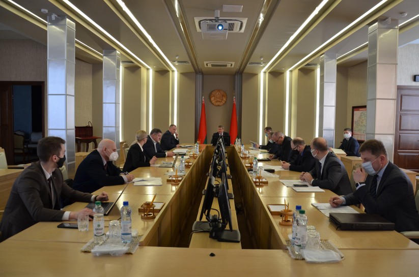 Во время рабочего совещания