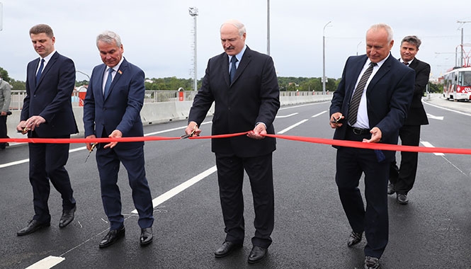Президент Беларуси принял участие в церемонии открытия путепровода «Полоцкий» в Витебске