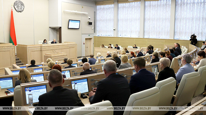 Глава Администрации Президента Игорь Сергеенко на совещани