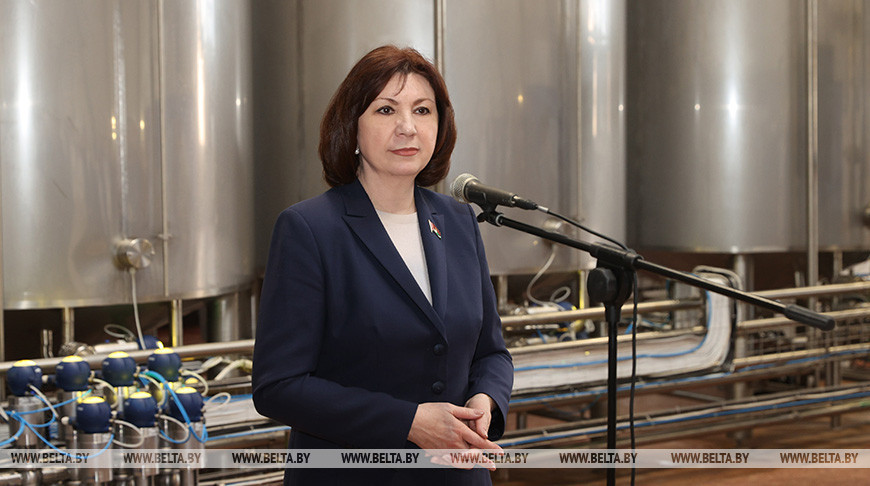 Наталья Кочанова во время встречи с коллективом предприятия