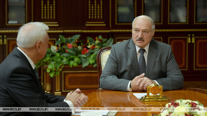 Встреча Президента Беларуси с Председателем Совета Республики Михаилом Мясниковичем