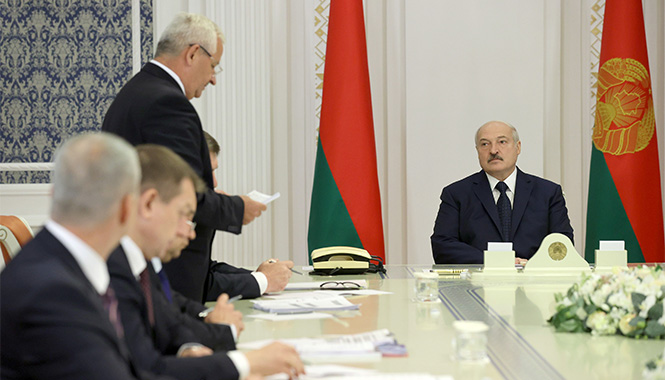 Александр Лукашенко провел совещание по развитию важнейших организаций Министерства промышленности