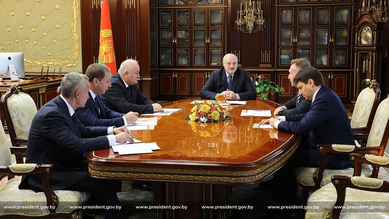 Встреча Александра Лукашенко с председателем российской госкорпорации развития «ВЭБ.РФ» Игорем Шуваловым