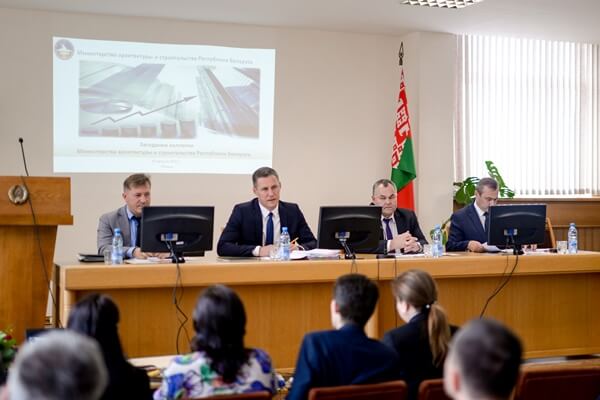 Подведены итоги работы строительного комплекса в первом полугодии 2021 года