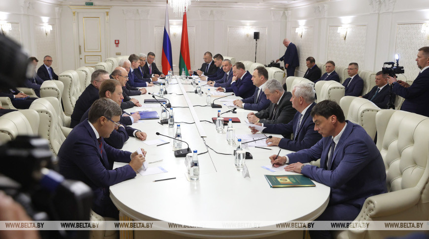 Премьер-министр Беларуси Роман Головченко во время встречи с председателем Правительства России Михаилом Мишустиным