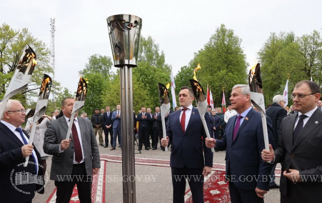 Владимир Андрейченко принял участие в церемонии торжественного пуска природного газа в агрогородке Островно Бешенковического района 