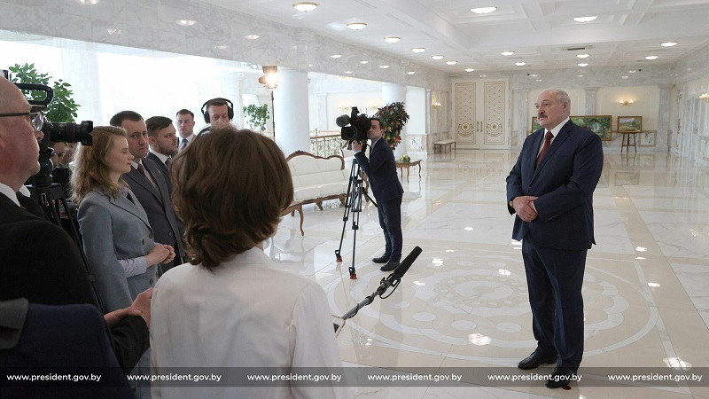 Александр Лукашенко ответил на вопросы представителей белорусских СМИ