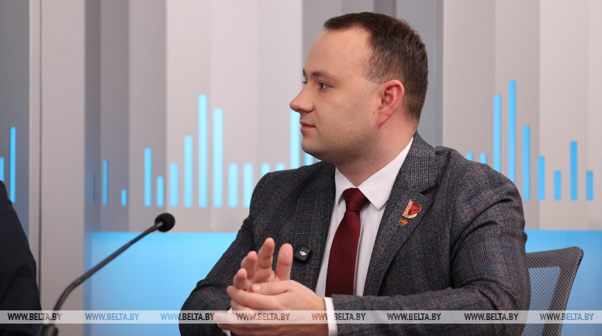 Александр Давыдовский