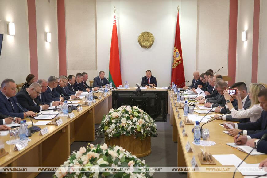 Роман Головченко во время совещания Роман Головченко во время совещания