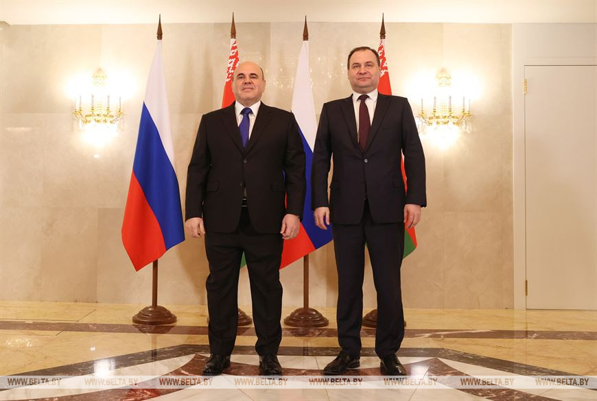 Михаил Мишустин и Роман Головченко во время встречи