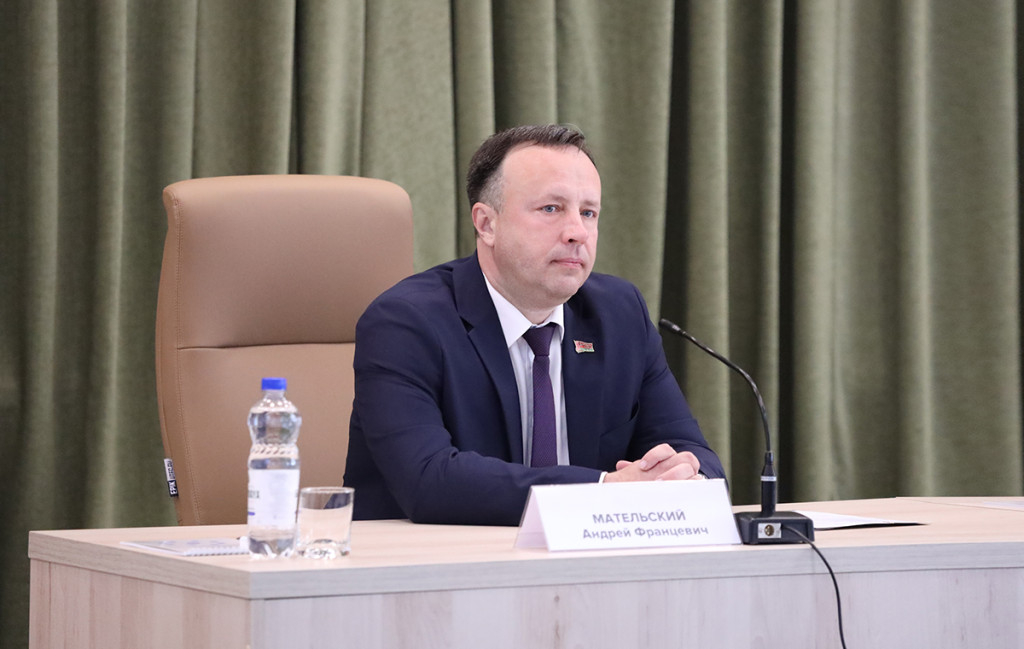 Директор НЦЗПИ во время встречи с руководством Палаты представителей НЦЗПИ