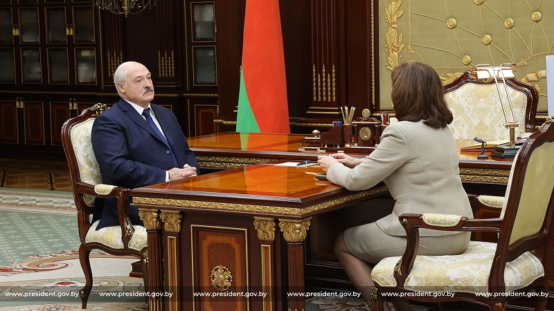 Президент Беларуси встретился с Председателем Совета Республики Натальей Кочановой