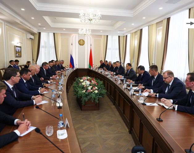 На встрече с губернатором Омской области Александром Бурковым