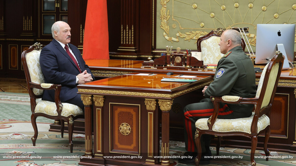 Александр Лукашенко принял с докладом начальника Службы Безопасности Президента Беларуси Дмитрия Шахраева 