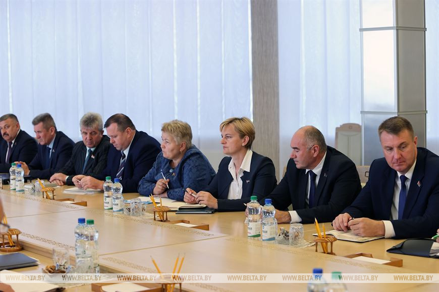 Во время совещания с председателями районных Советов депутатов Минской области