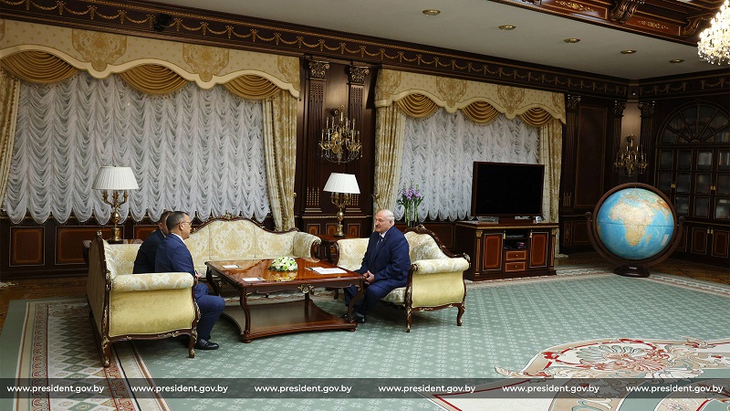 Александр Лукашенко провел встречу с Чрезвычайным и Полномочным Послом ...